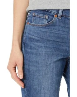 Levi's® Womens Classic Bermuda Shorts -Youthful Clothes 91Z76z mglL. AC SR736920